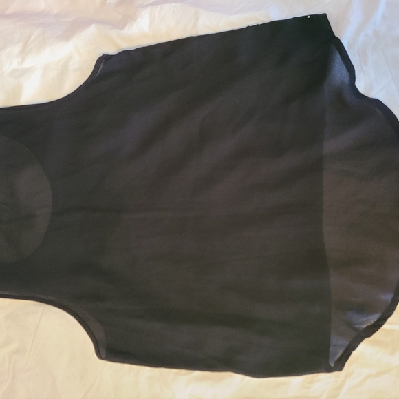 Tank Top with Sparkly Stud Design. - Picture 2 of 3